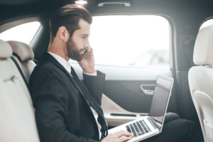 shutterstock_529653385-2-300x200 So wird das Auto zum mobilen Büro