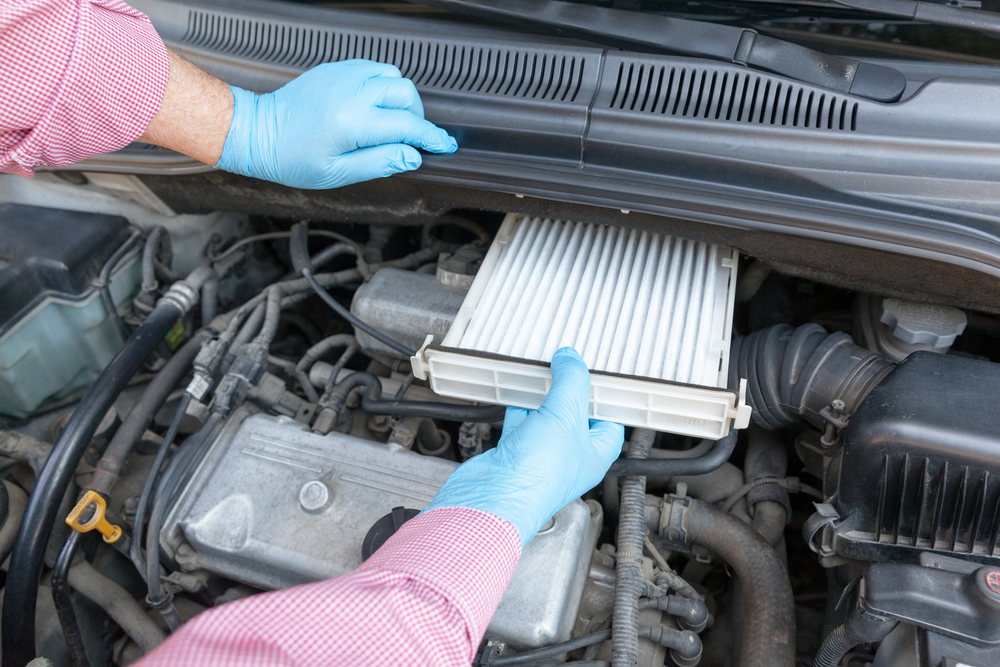 Luftfilter im Auto reinigen und wechseln