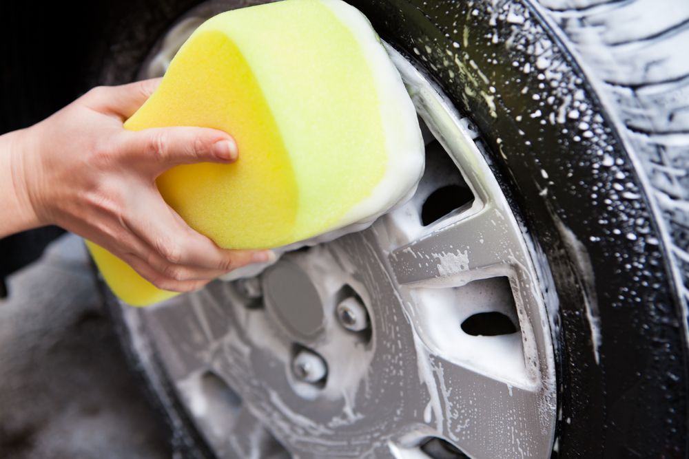 Bild5-Reifen-Räder-waschen Reifen lagern – Wissenswertes zum Thema Sommer- und Winterreifen