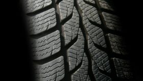 auto-92129_1280-280x158 Reifen lagern – Wissenswertes zum Thema Sommer- und Winterreifen