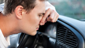 Titelbild-Klimaanlage-desinfizieren-auto-280x158 Klimakompressorwechsel Ratgeber – Wissenswertes, Diagnose, Austausch