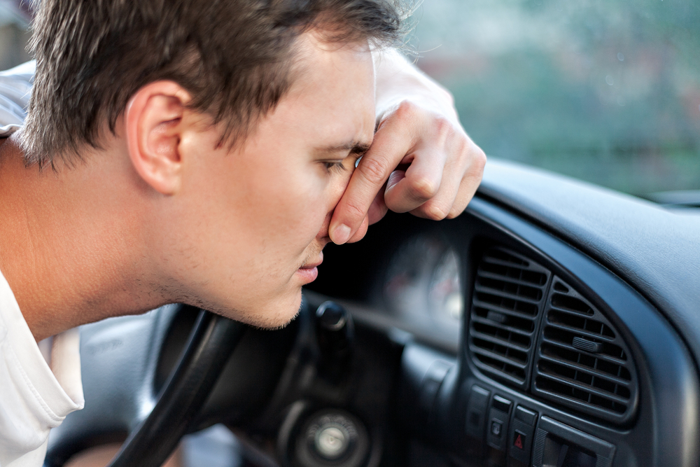 Titelbild-Klimaanlage-desinfizieren-auto Klimaanlage desinfizieren – Wissenswertes und Anleitung zum selber reinigen