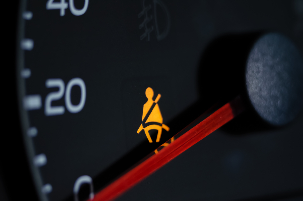 Bild-4-Anschnallleuchte-Auto-Anschnallkontrolllampe Sicherheitsgurtdefekt Ratgeber – Fehler an der Rückhalteeinrichtung