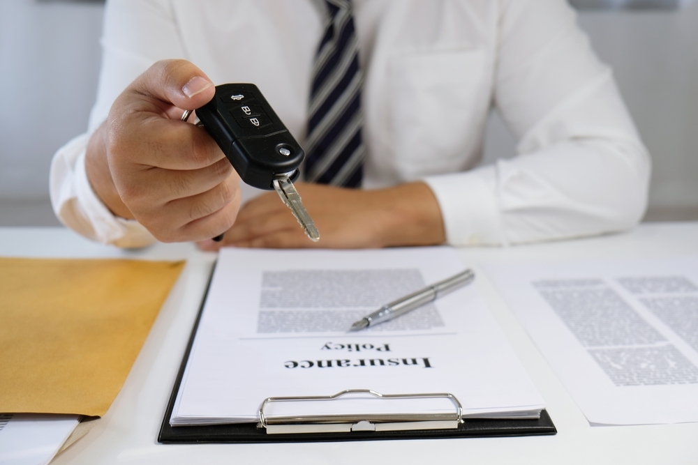 kfz-versicherung-autoteile Sparen Sie bares Geld: Mit der richtigen Kfz-Versicherung und günstigen Autoteilen