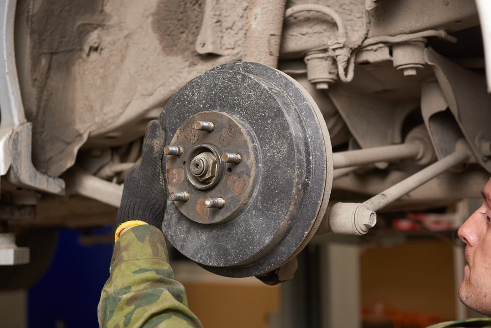 Bild3-Bremstrommel-demontieren-auto Bremstrommeln selber wechseln – DIY Anleitung